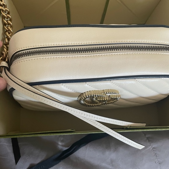 Gucci bag Crossbody brand new with box!! - Picture 8 of 17